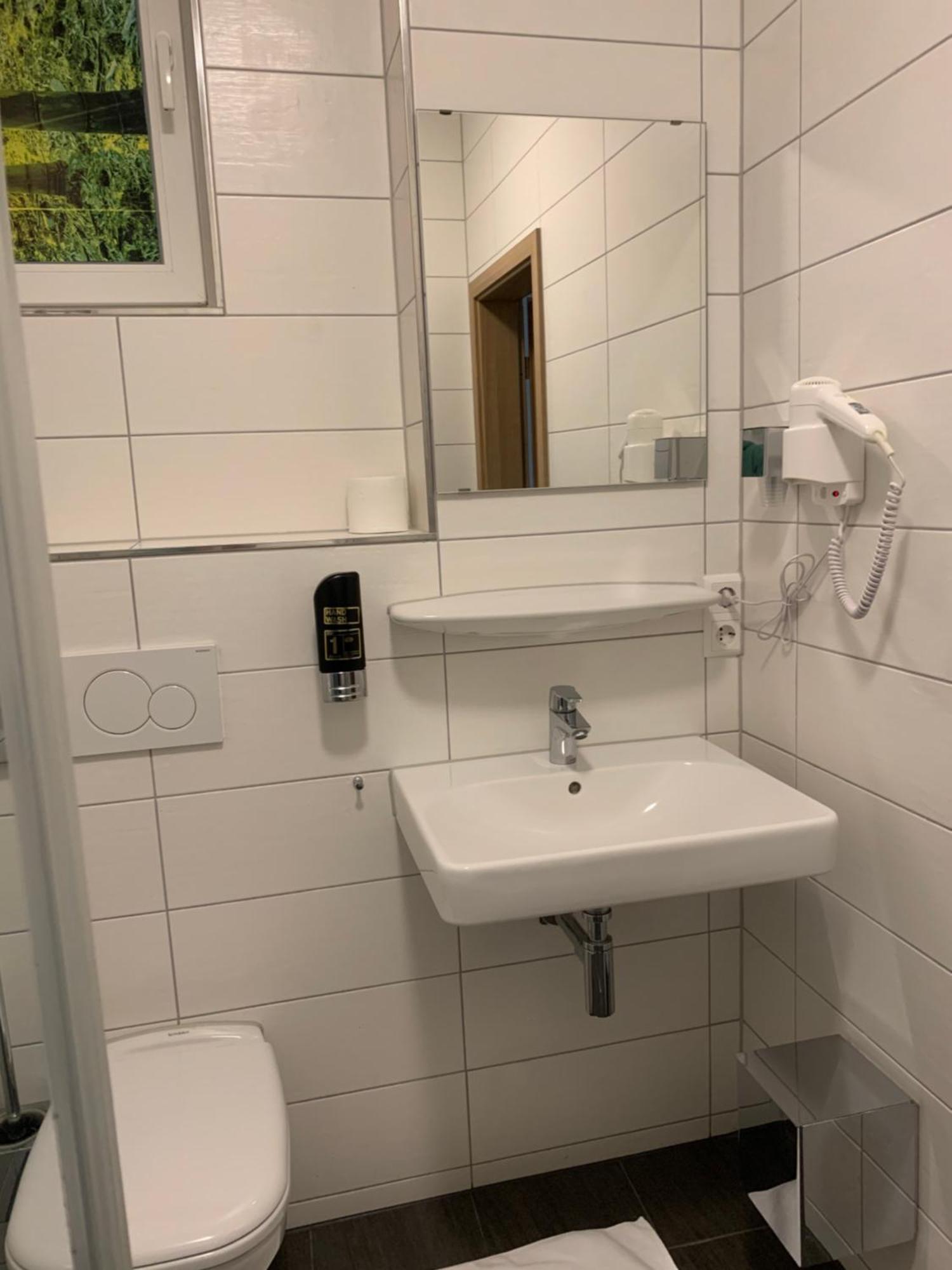 Hotel Pizzeria Da Beni Kochersteinsfeld Exteriör bild
