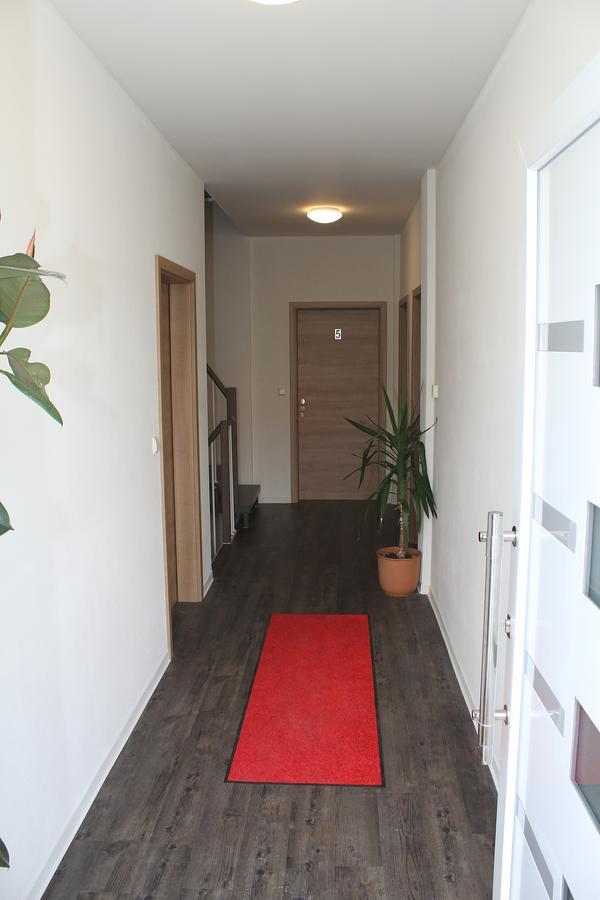 Hotel Pizzeria Da Beni Kochersteinsfeld Exteriör bild