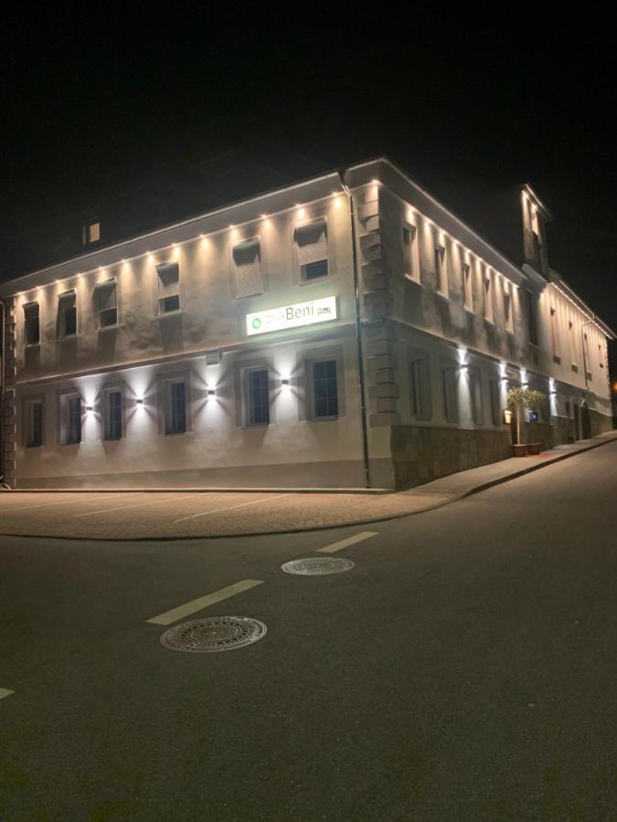 Hotel Pizzeria Da Beni Kochersteinsfeld Exteriör bild